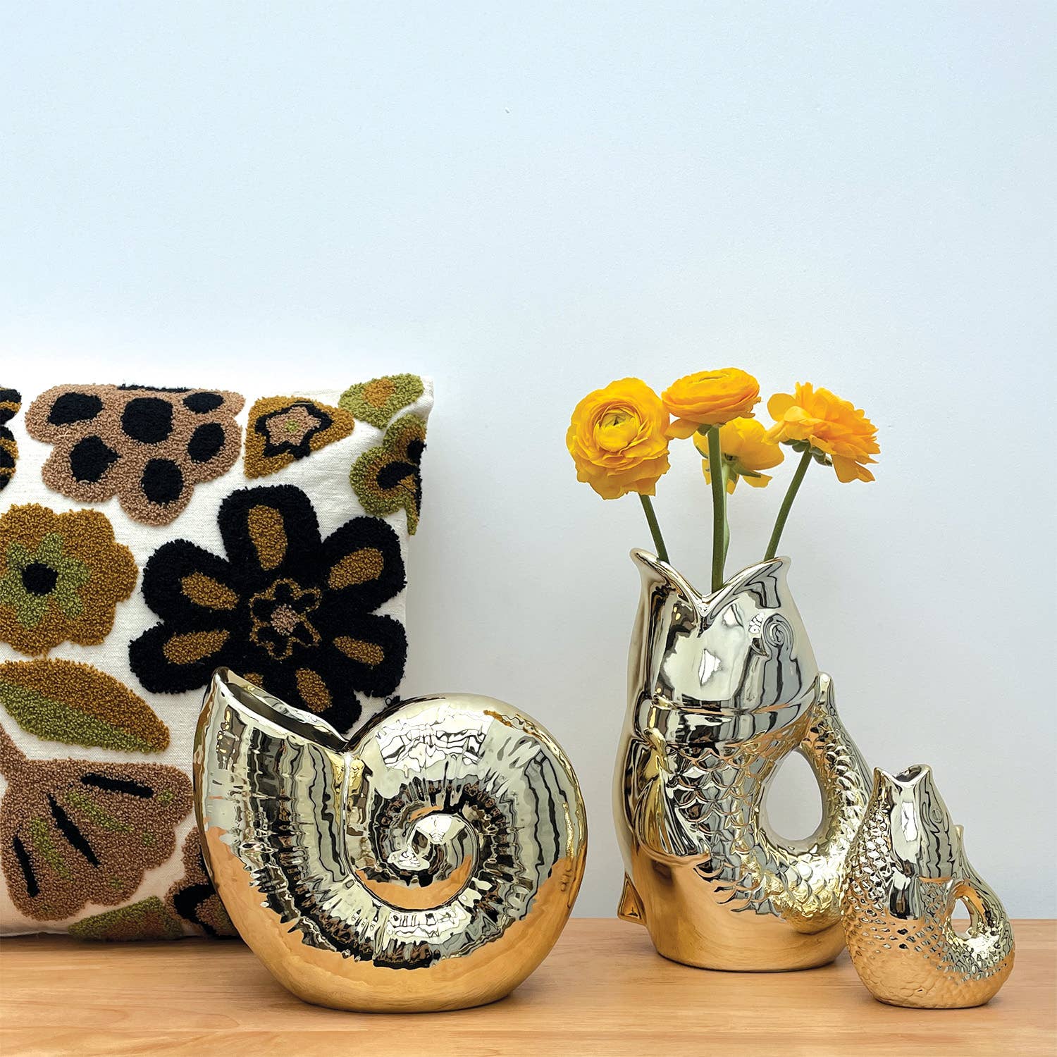 Golden Shell Ceramic Vase L20.7 W9.5 H17.5cm
