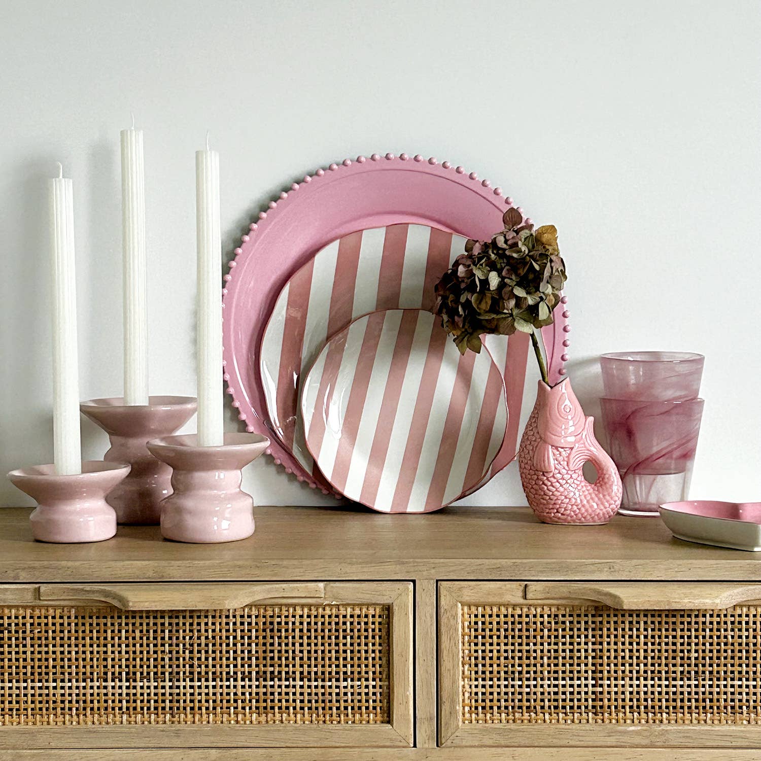 Set of 4 long ribbed white candles D2.2 H26cm